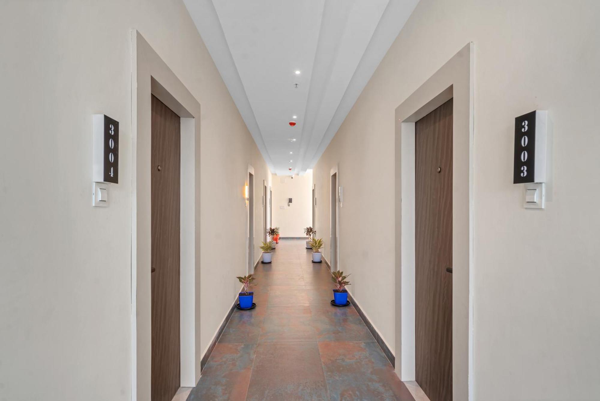 Hotel Sky Land Khammam Екстериор снимка
