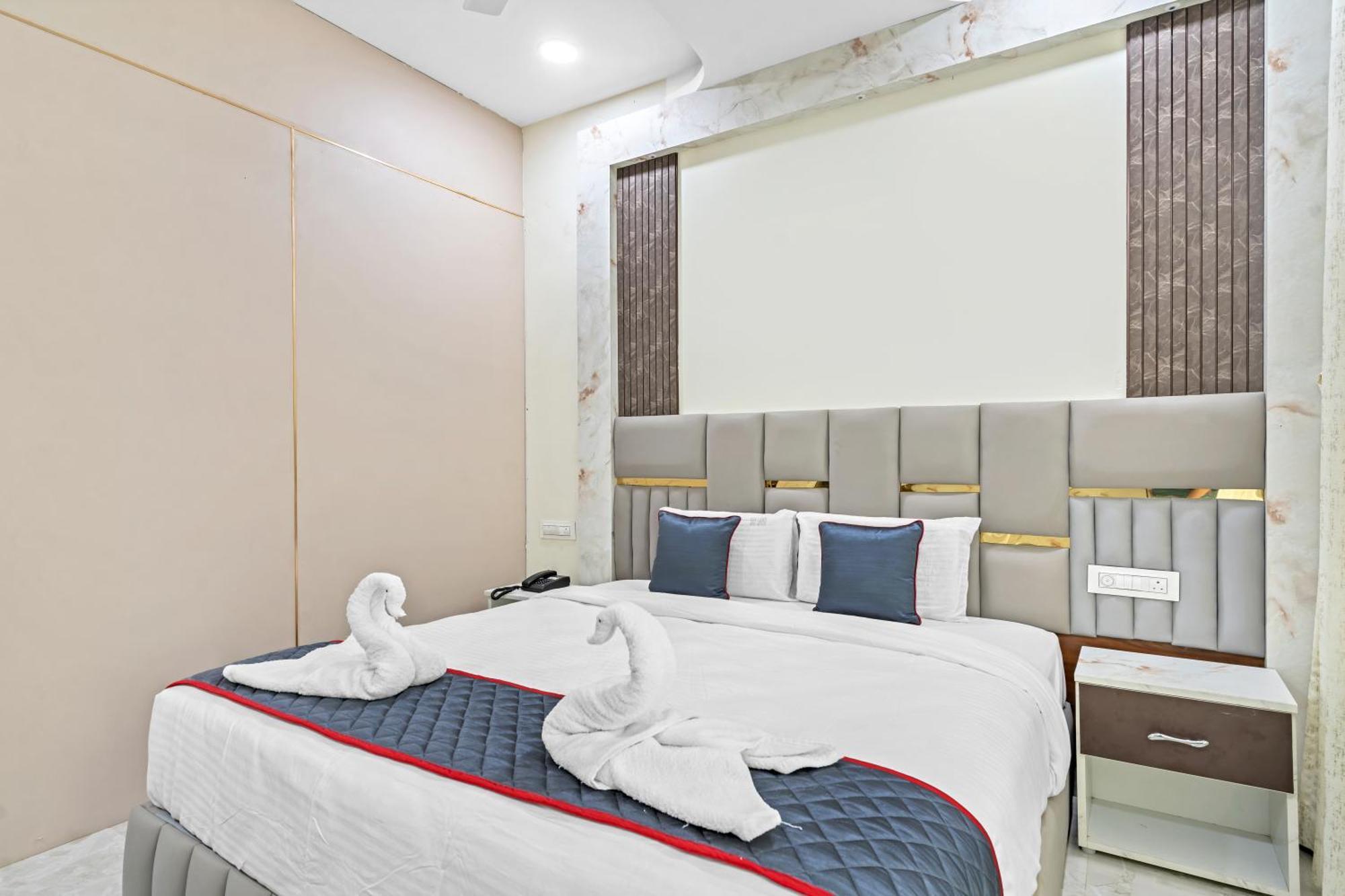 Hotel Sky Land Khammam Екстериор снимка