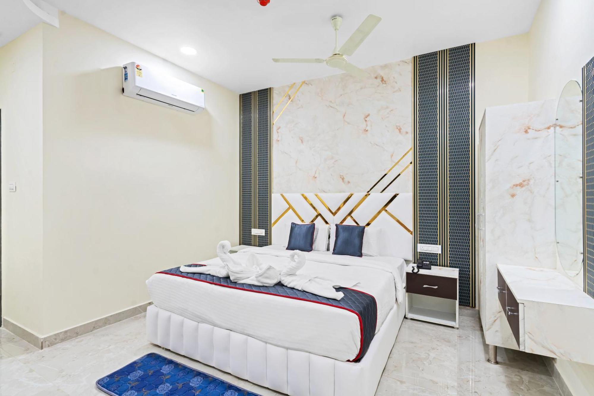 Hotel Sky Land Khammam Екстериор снимка