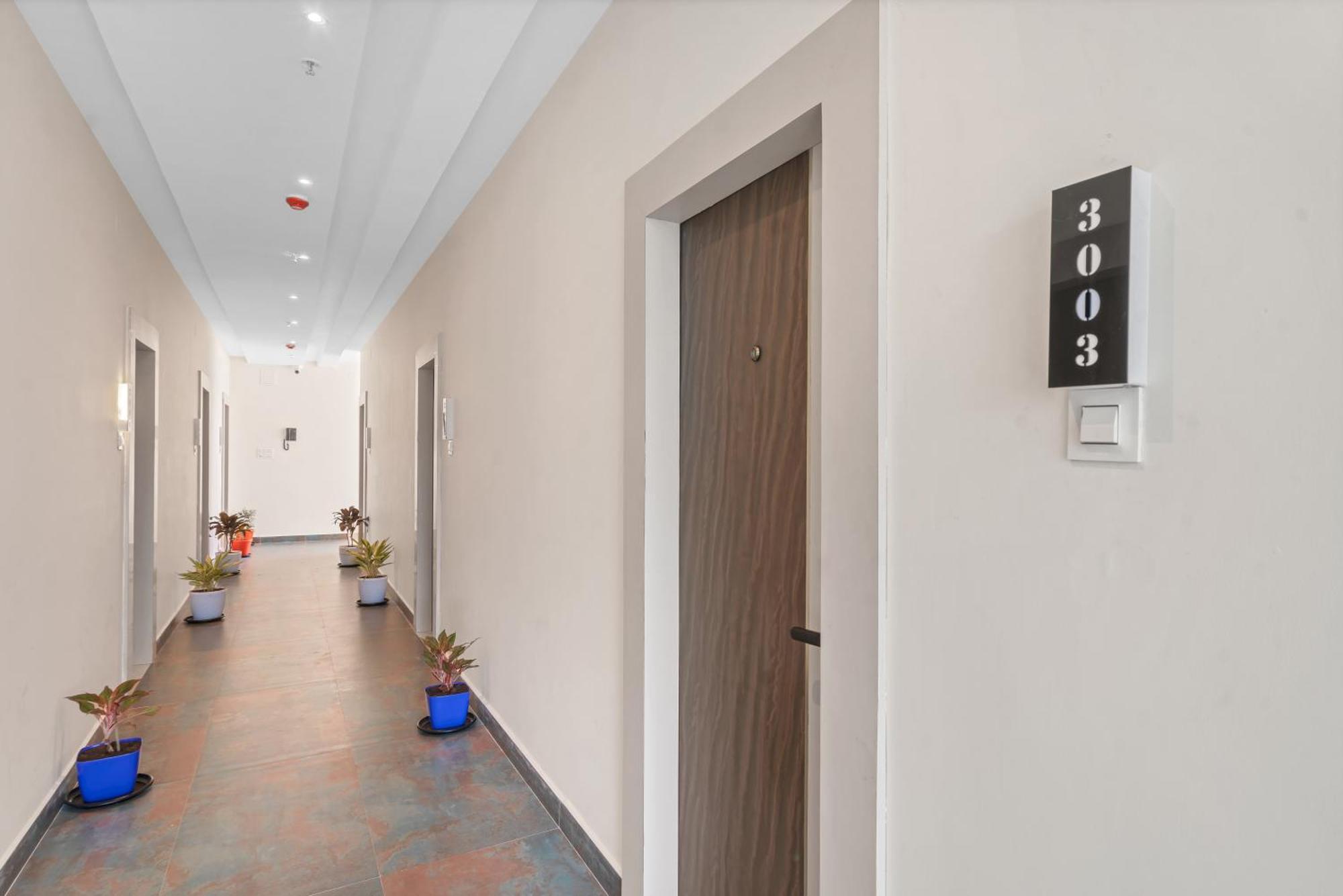 Hotel Sky Land Khammam Екстериор снимка