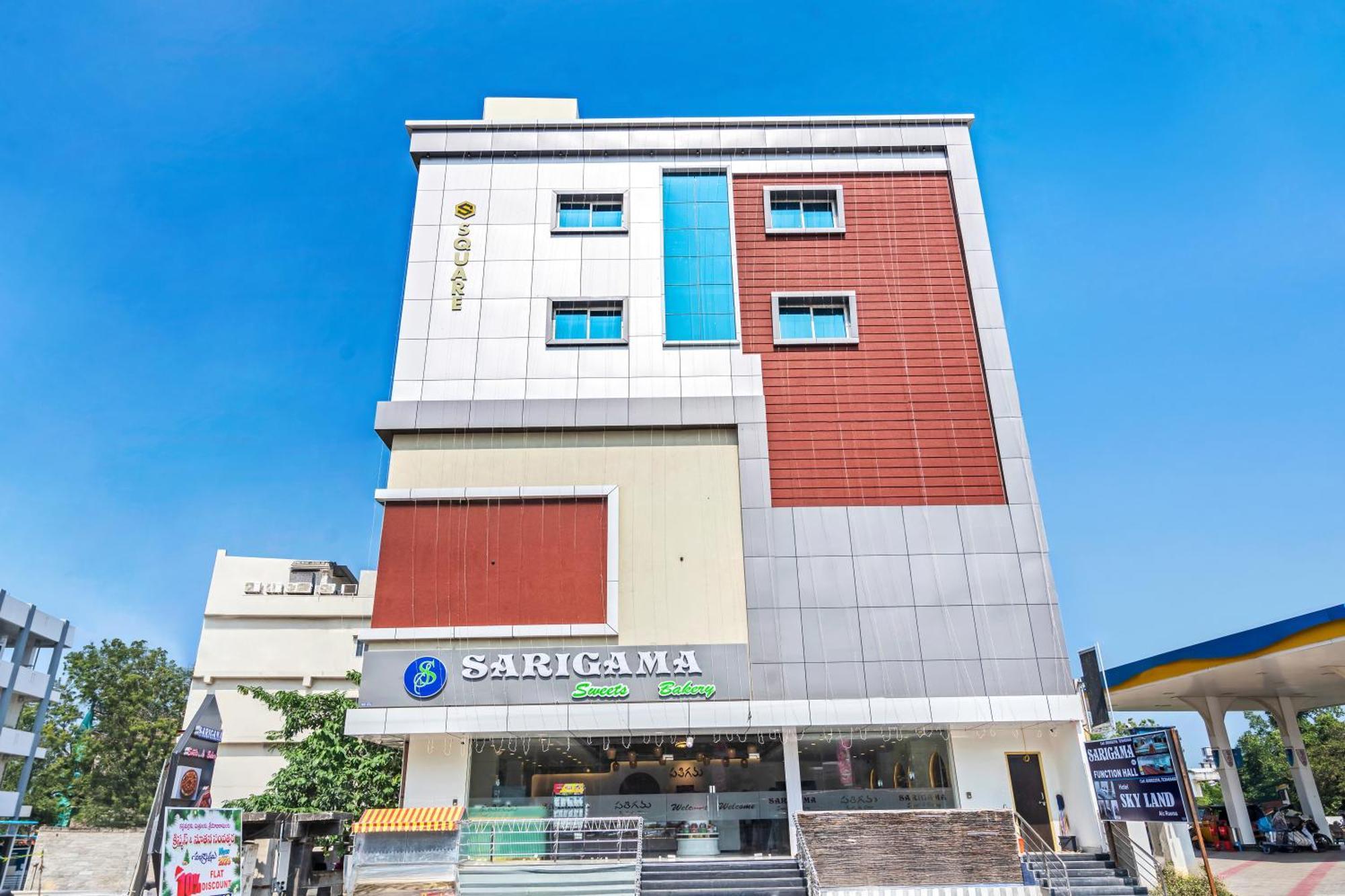 Hotel Sky Land Khammam Екстериор снимка